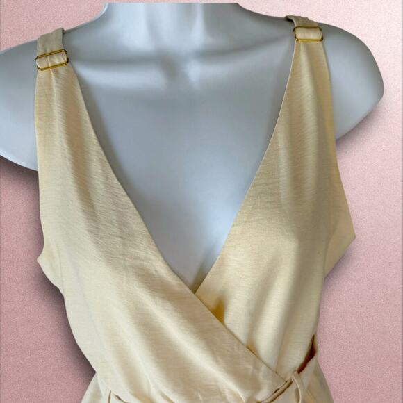 WISH Frida Sleeveless Crossover V Neck Belted Wide Leg Jumpsuit Size S Beige - Picture 7 of 16